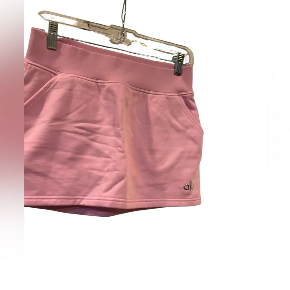 NWT Alo Yoga accolade skirt CANDY HEART PINK Size S